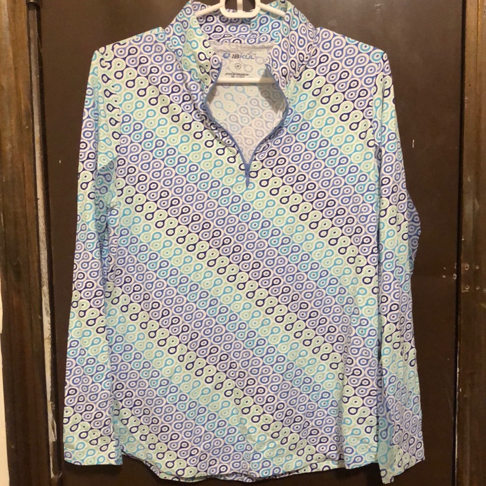 Never been worn women’s medium golf/workout quarter zip
